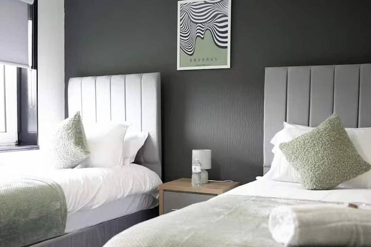 Vacation rental for 9 people, with yard in Livingston