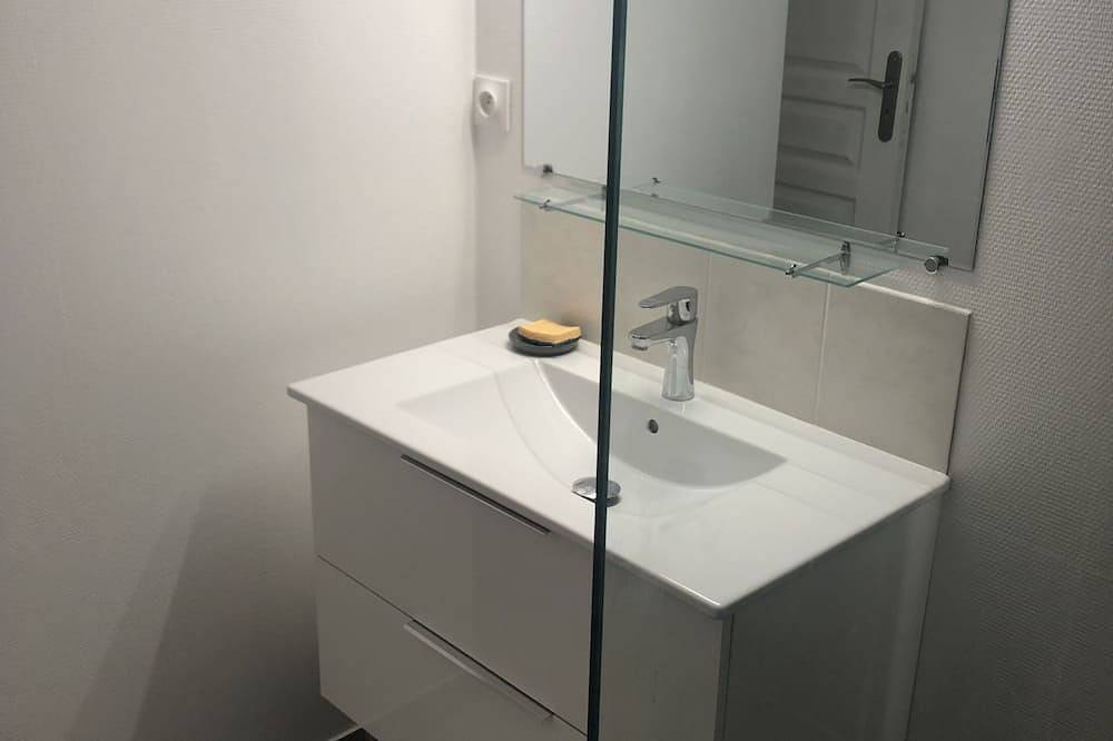 Appartement entier, Maison familliale pour les vacances et le repos in Eccica-Suarella, Région d'Ajaccio