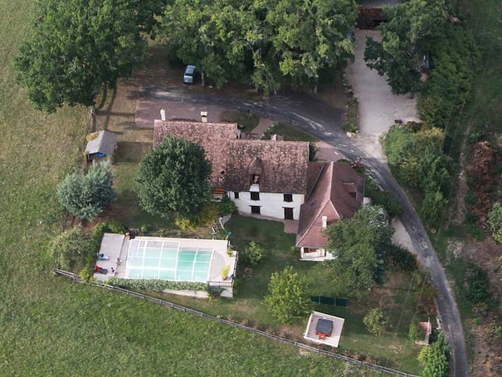 Gîte pour 15 personnes, avec terrasse ainsi que piscine et jardin - 1