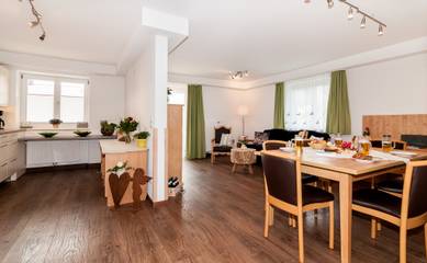 Holiday Apartment for 7 People in Bad Wiessee, Alpine Region of Tegernsee and Schliersee, Photo 1