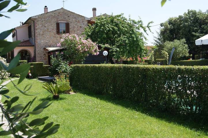 6 Casa Vacanze Ribocchi : Depandance Con Corte Privata  Recintata in Campiglia Marittima, Costa degli Etruschi
