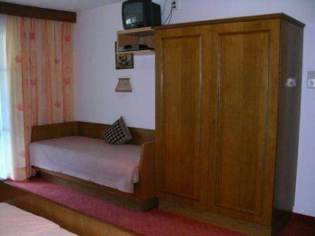 Ganze Ferienwohnung, Doppelzimmer mit Dusche/Wc und Zustellbett in Stubaier Alpen, Längenfeld