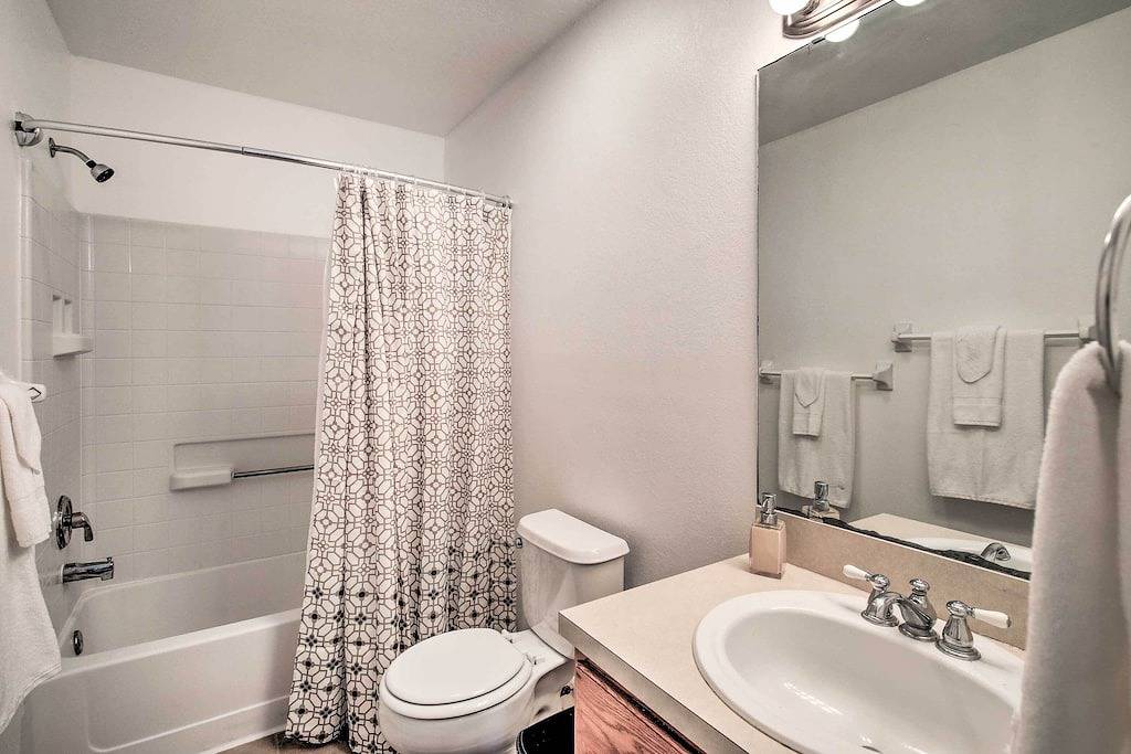 Neu! Haus w / Bbq, 1. 5Mi zu Indian Rocks Beach + Golf in Largo, Pinellas County