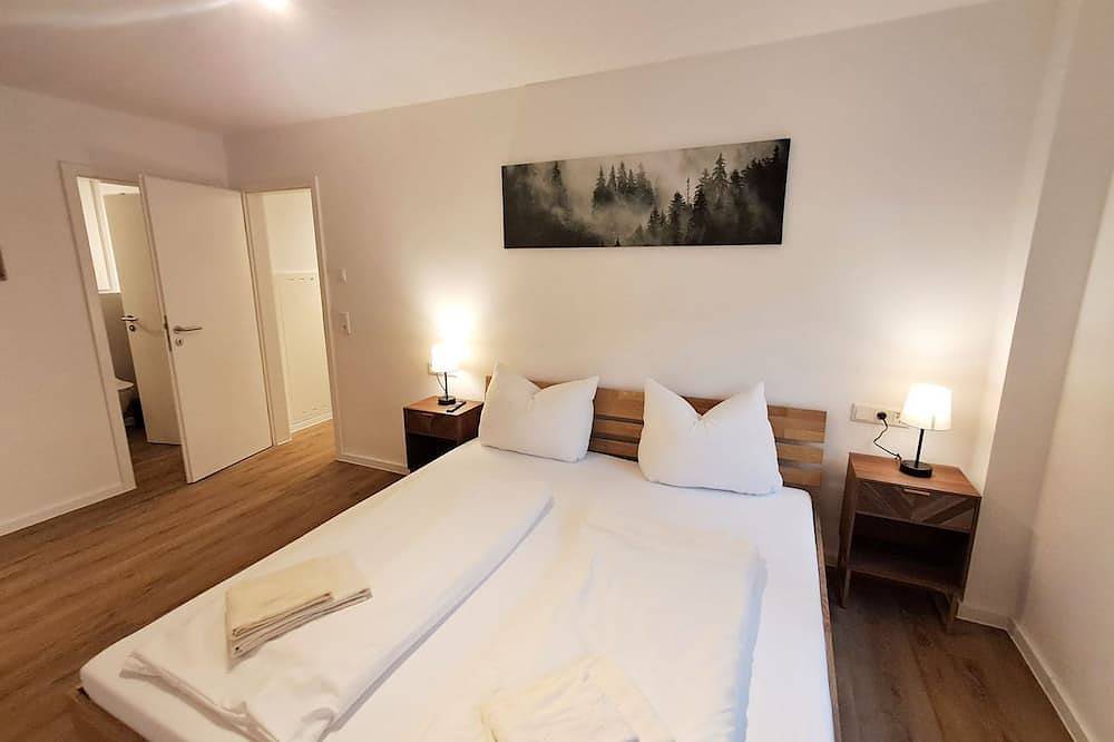 Ganze Wohnung, Ferienwohnung Wiesengrün: 97 m², Terrasse, 2 Bäder, Wlan, Hund erlaubt - Smart in Elkeringhausen, Winterberg