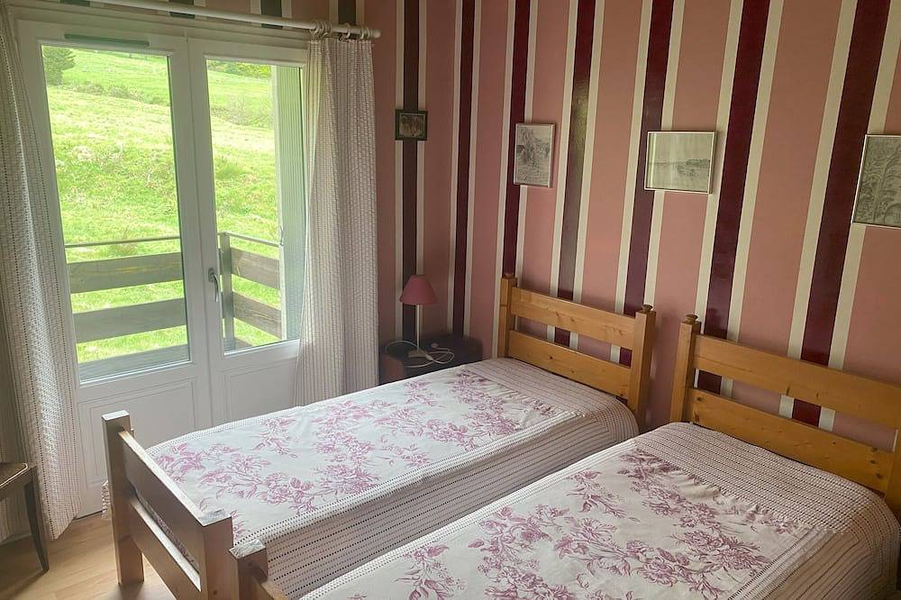 Mountain chalet in Mont-Dore, Parque Natural Regional Volcans d'Auvergne