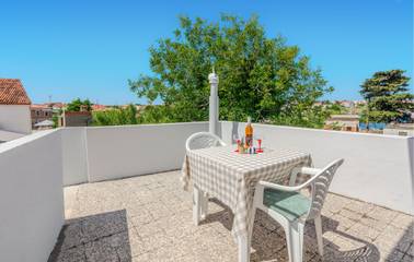 Ferienwohnung für 4 Personen, mit Terrasse in Nin