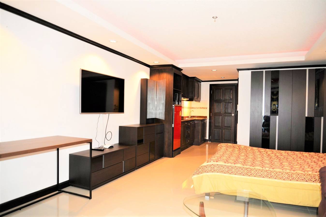 Gehele studio, High floor apartment at Angket in Pattaya, Changwat Chonburi