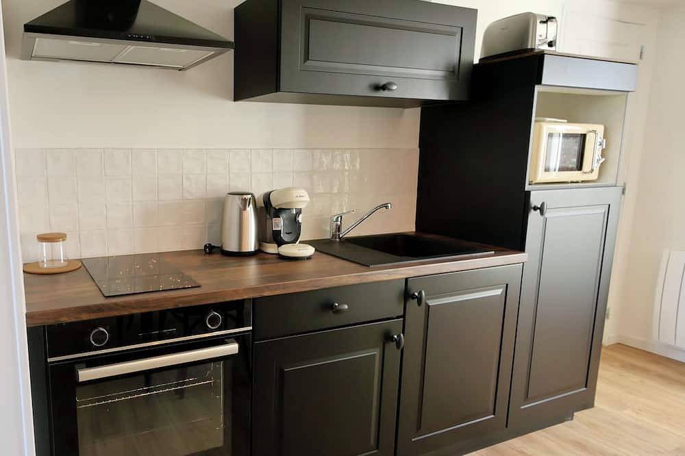 Entire apartment, D-Day Suites:Liberty 35m²/Centre Ville/4 pers/2min from train station/15min from Utah Beach in Carentan les Marais, Saint-Lô region