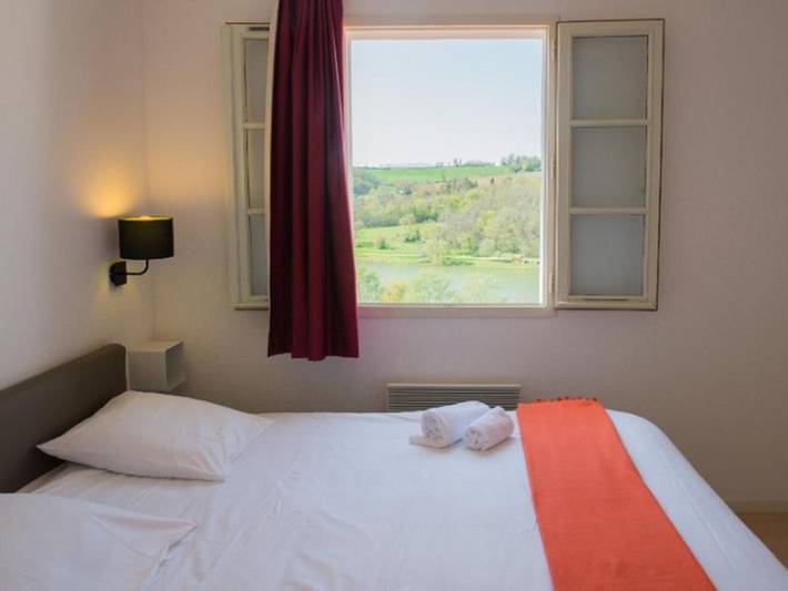 Location de vacances pour 8 personnes, avec piscine et terrasse à Carla-Bayle - 3