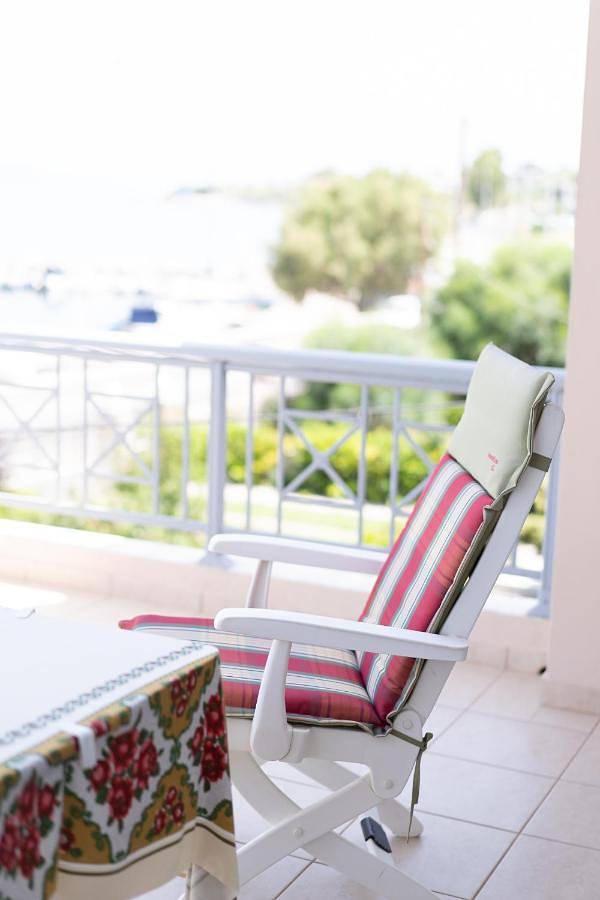 Elegant Sea View Garden 3-bedroom Villa - Private Garden - Private Parking in Vareia, North Aegean Islands
