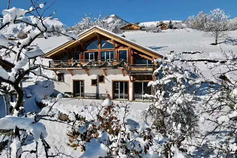 Entire apartment, Le Chalet de Vincent in Cordon, Pays du Mont-Blanc