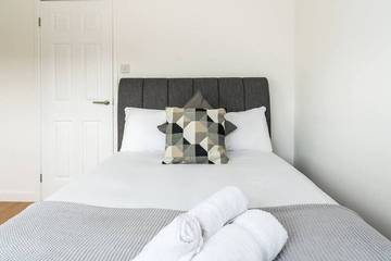 Apartment for 4 People in Bromley, London, Photo 1