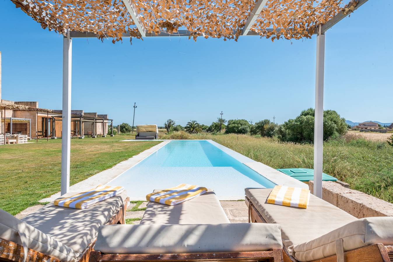 Country House with Pool, a/a, Large Garden, Terraces & Wi-Fi; Parking Available, Pets Allowed in Campos, South Majorca