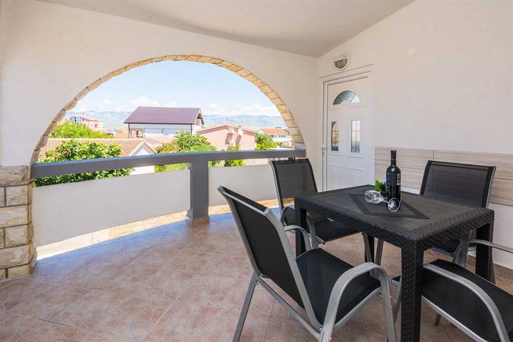 Ferienwohnung für 4 Personen, mit Balkon/Terrasse und Balkon auf Vir - 2