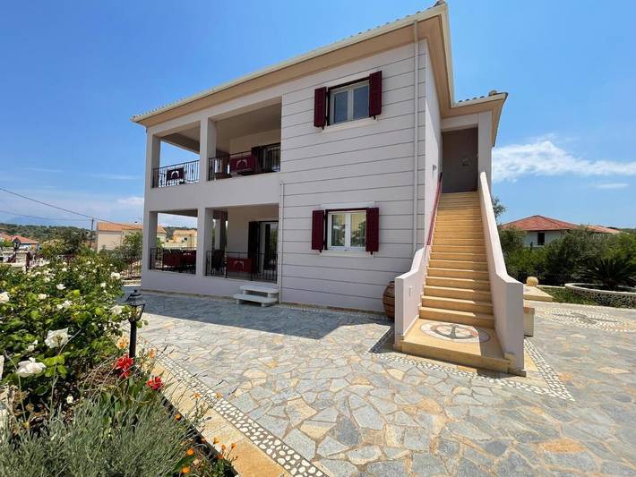 Διαμερίσματα διακοπών για 8 άτομα, με μπαλκόνι και θέα καθώς και κήπο στο Σπαρτοχώρι