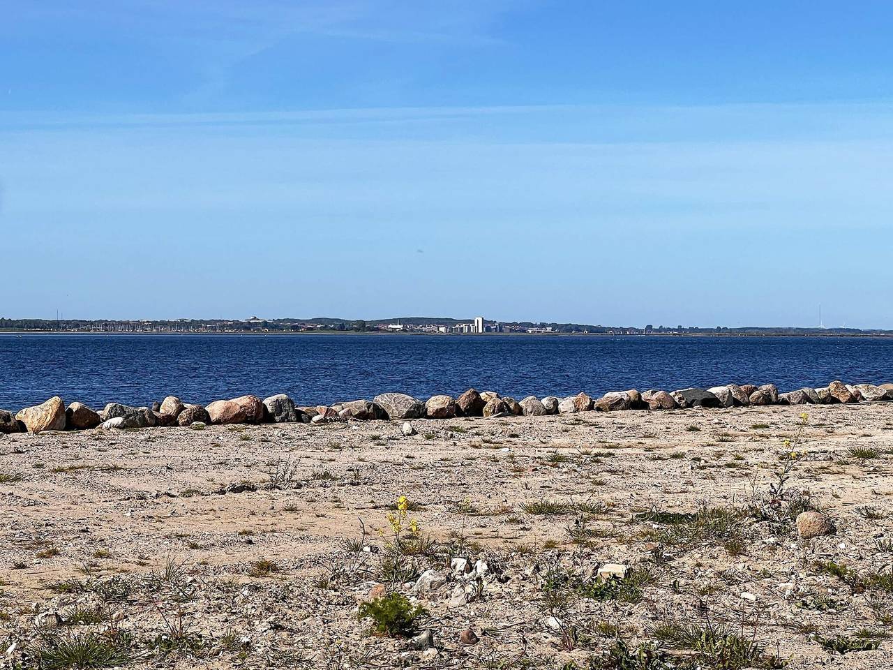Charmante Hutte am Strand -- By Traum Ferienwohnungen in Vellerup, Skibby