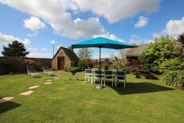Gîte pour 8 personnes, avec Terrasse ainsi que Jardin et Vue à Lézardrieux - 3