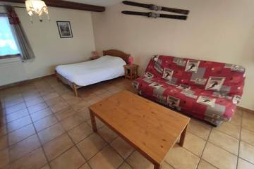 Gîte pour 4 personnes, avec jacuzzi et terrasse ainsi que jardin et sauna, animaux acceptés dans les Vosges