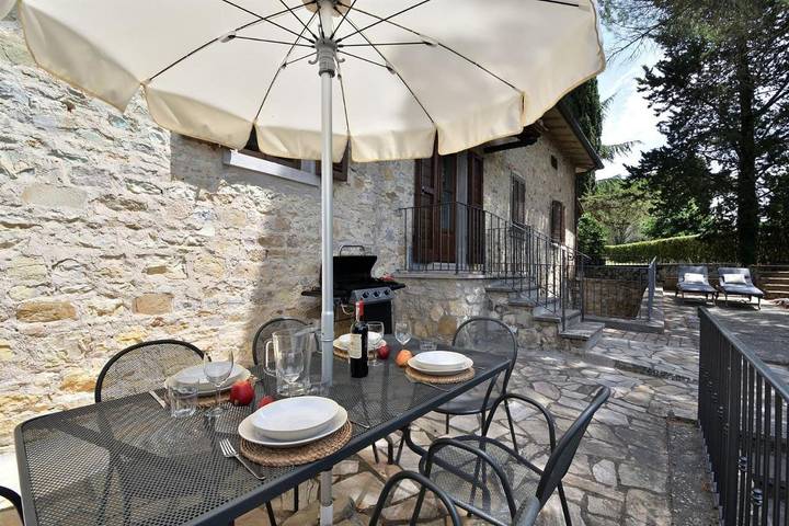 Gîte pour 5 personnes, avec jardin ainsi que terrasse et piscine dans San Sano - 2