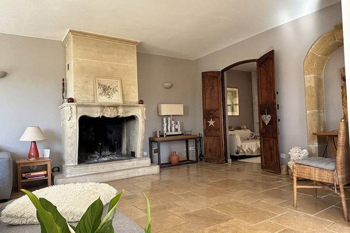 Beautiful Provencal house with magnificent view of pool and garden in Rognes, Aix-en-Provence region