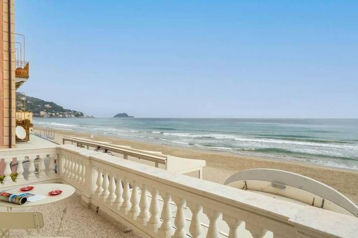 Strandhaus für 6 Personen, mit Balkon in Ligurien