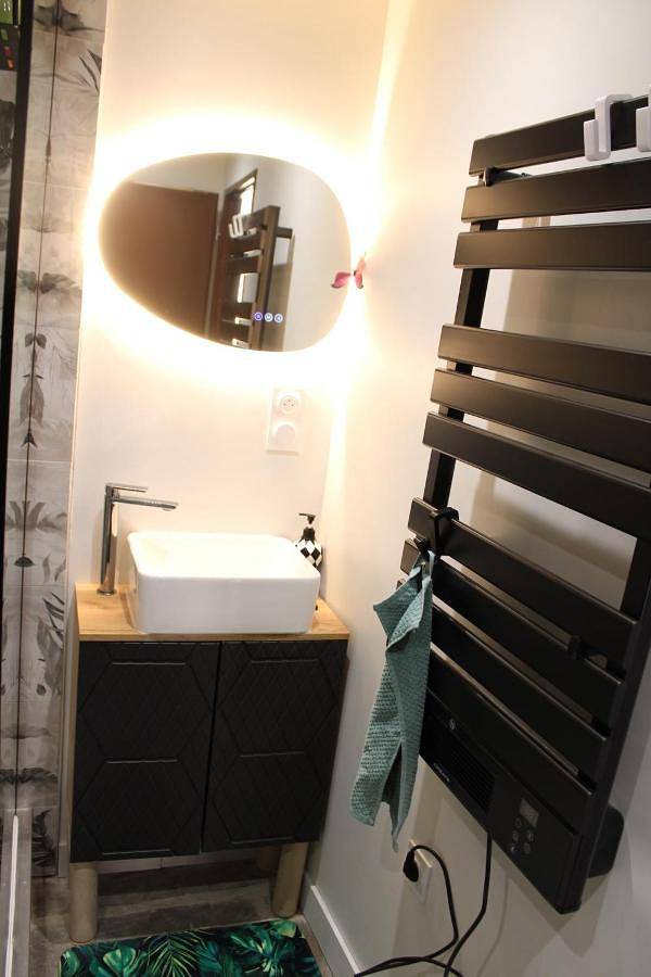 Location de vacances pour 10 personnes, avec jacuzzi et jardin à Gouttières - 3