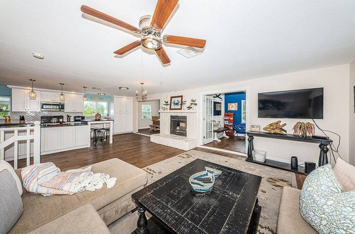 Vacation house for 12 people, with terrace and hot tub, with pets in Indian Rocks Beach