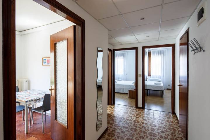 Ganze Wohnung, Ferienwohnung für 4 Personen mit Balkon/Terrasse in Lido di Venezia, Venedig