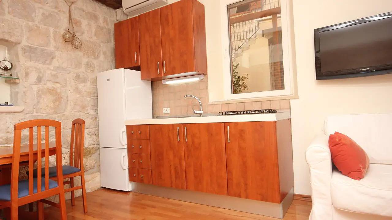 Helt studio, Studio für 3 Personen (27 m²) in Komiža in Komiza, Split-Dalmatia