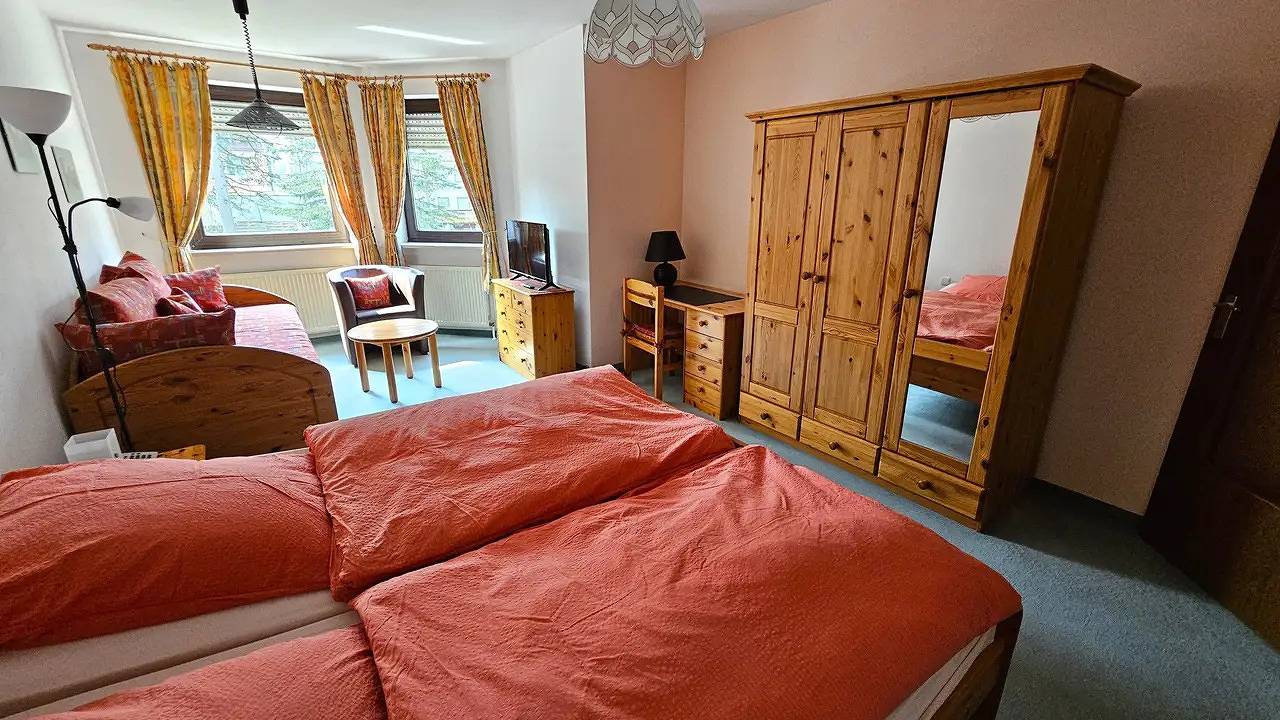 Room for 3 people with terrace in Munich Trudering, Munich