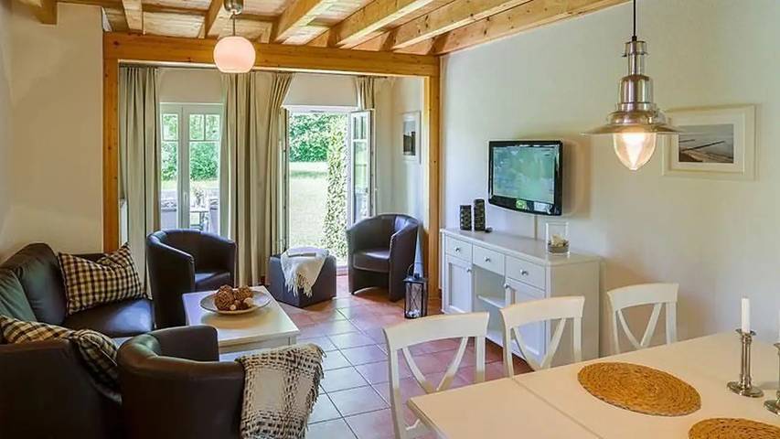 Ferienhaus für 10 Personen, mit Garten und Terrasse in Nienhagen