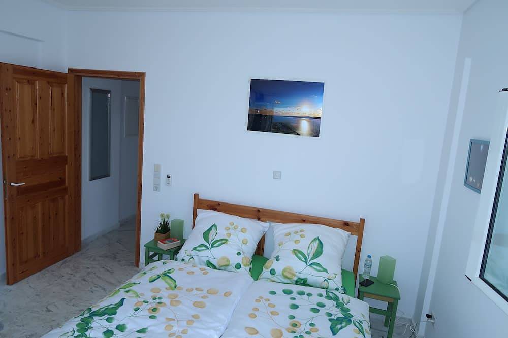 Ganze Wohnung, Großzügige strandnahe Ferienwohnung mit einzigartigem Blick auf Finikounda in Finikounda, Messenien