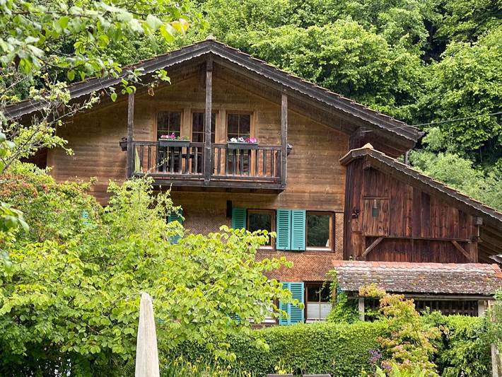 Ferienwohnung für 6 Personen, mit Balkon und Terrasse sowie Garten und Ausblick in Thun