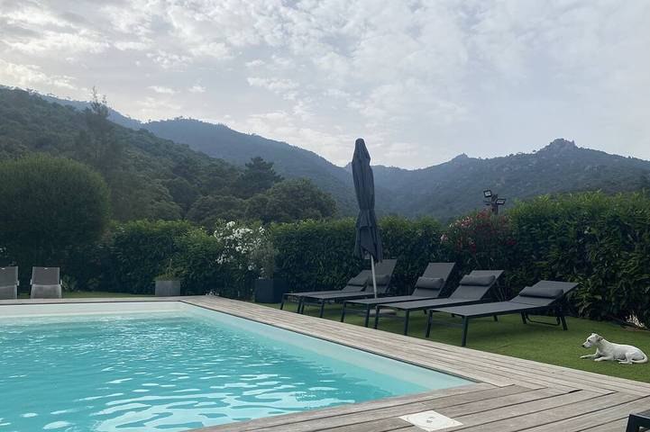 Villa pour 4 personnes, avec jardin ainsi que terrasse et piscine à Porto-Vecchio