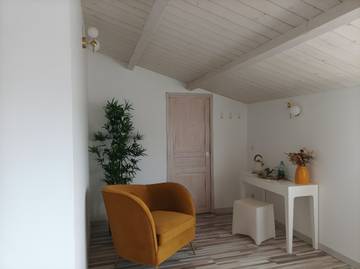 Chambre D’hôte pour 4 Personnes dans La Jarrie, Région de La Rochelle, Photo 3