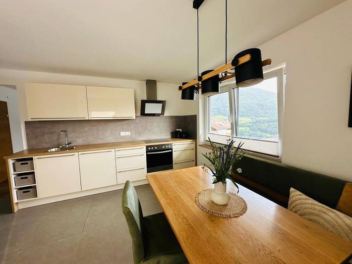 Ferienwohnung für 4 Personen, mit Garten und Ausblick in Imst