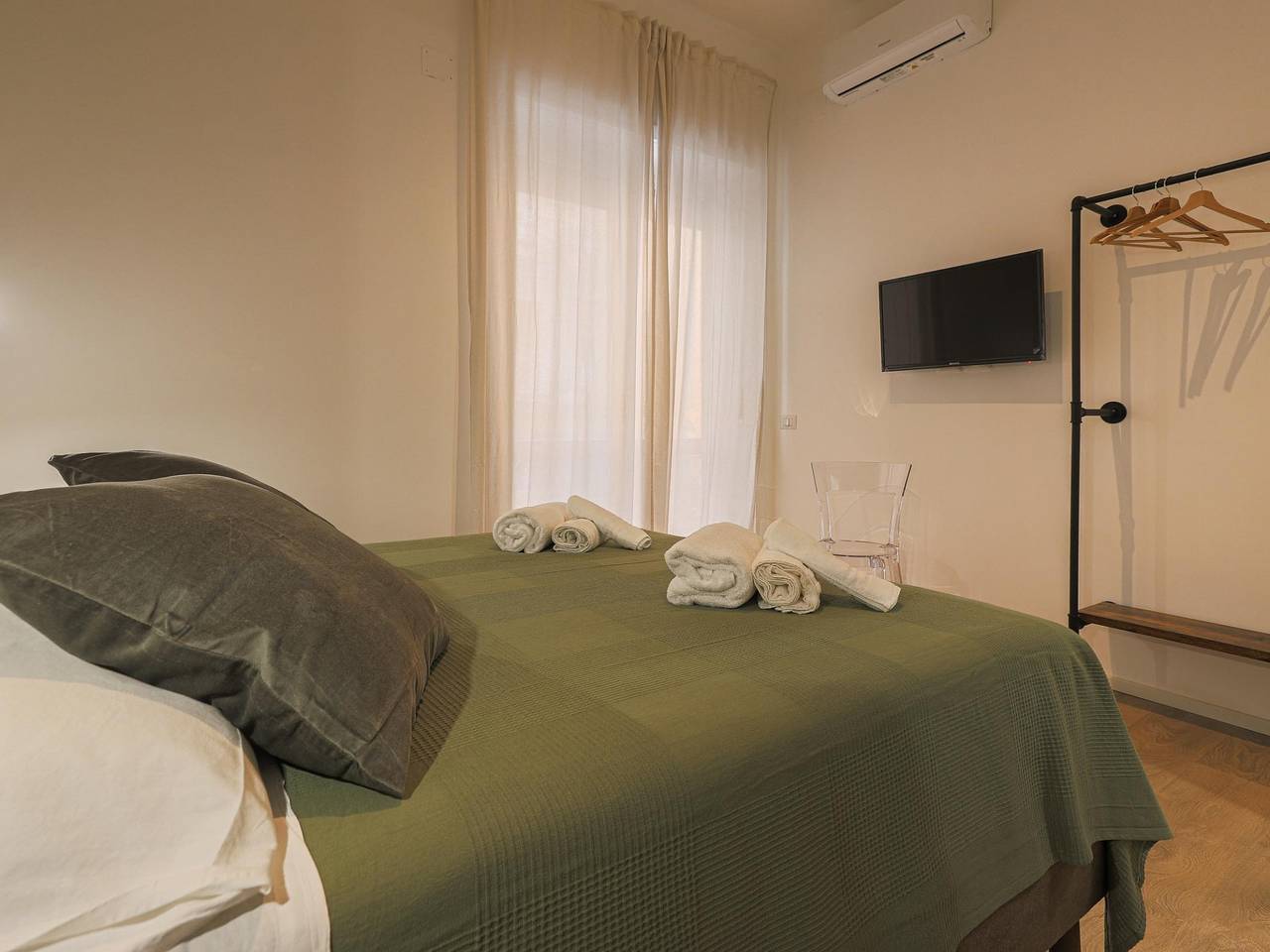 Charming room in the center of Salerno in Salerno, Costa tirrenica Campania