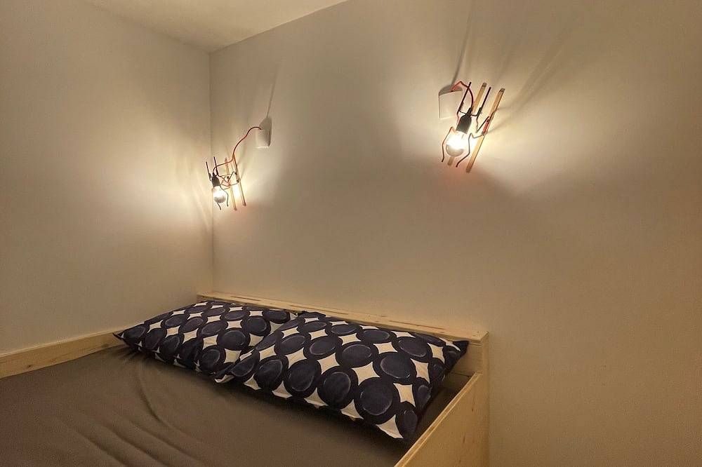 Geheel appartement, Modernly designed Apartment , Heart of the station, Ski on door, south terrace in Arc 1600, Bourg-Saint-Maurice