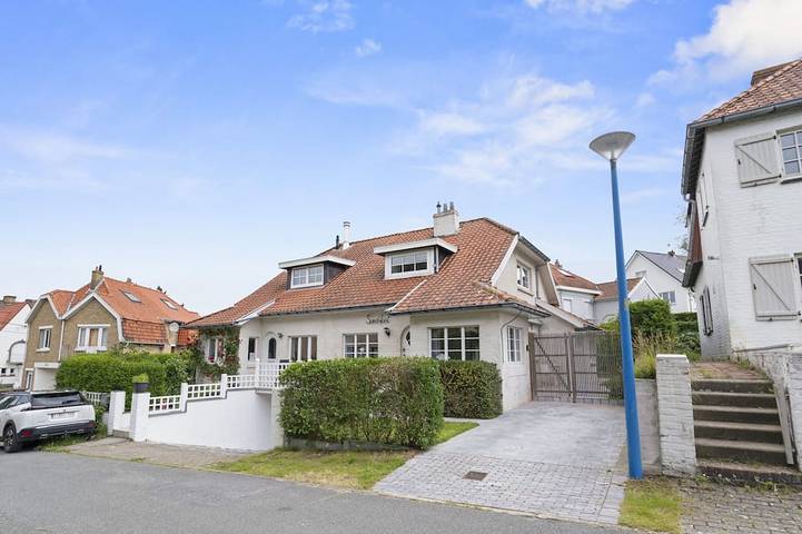 Vacation rental for 8 people, with balcony and yard in Belgian Coast