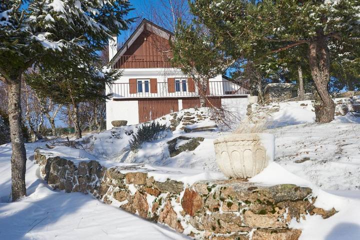 Casas e apartamentos de temporada para 9 pessoas, com Balcão e Jardim na Serra da Estrela