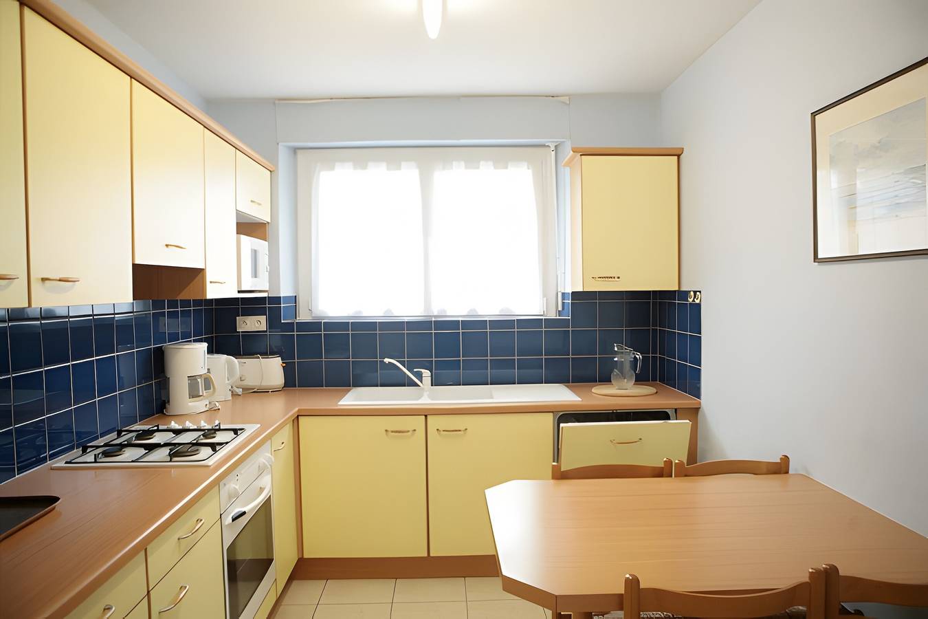 Appartement entier, Appartement 'Au Cœur du Golfe' avec terrasse privée, jardin partagé et Wi-Fi in Sarzeau, Côte des Mégalithes