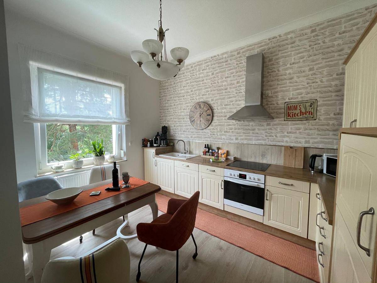 Ganze Wohnung, Two-Bedroom Apartment in Stolberg, Rheinland