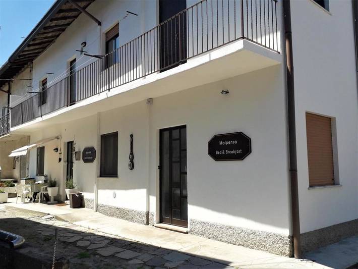 B&b per 2 persone, con Balcone e Terrazza nonché Panorama a Somma Lombardo