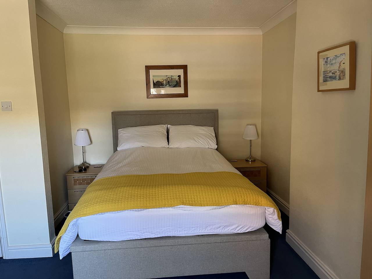 Entire holiday apartment, Seafront Sheringham 1 bed Apt sleeps 4 - 1xdog in Sheringham, Norfolk Coast