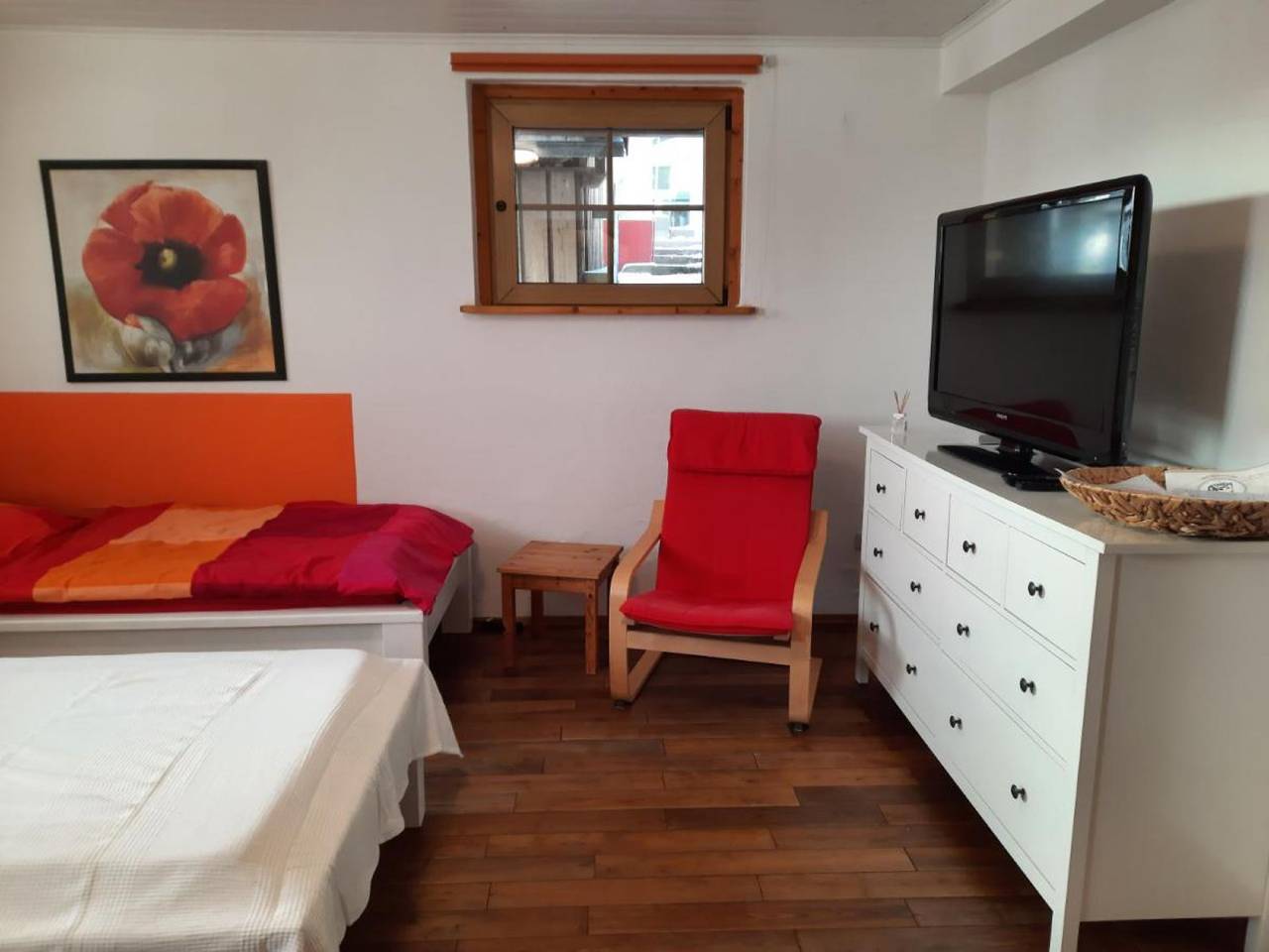 Ganze Wohnung, Ferienwohnung 'Dörflich' mit Gemeinschaftsgarten und Wi-Fi in Meinerzhagen, Märkischer Kreis