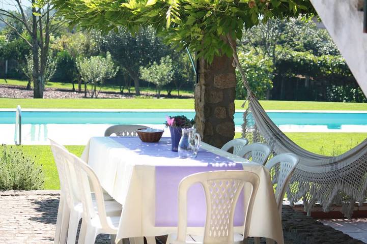 Location de vacances pour 12 personnes, avec jardin et balcon dans Forjães