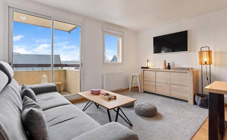 Appartement de vacances pour 4 personnes, avec jardin ainsi que vue et piscine