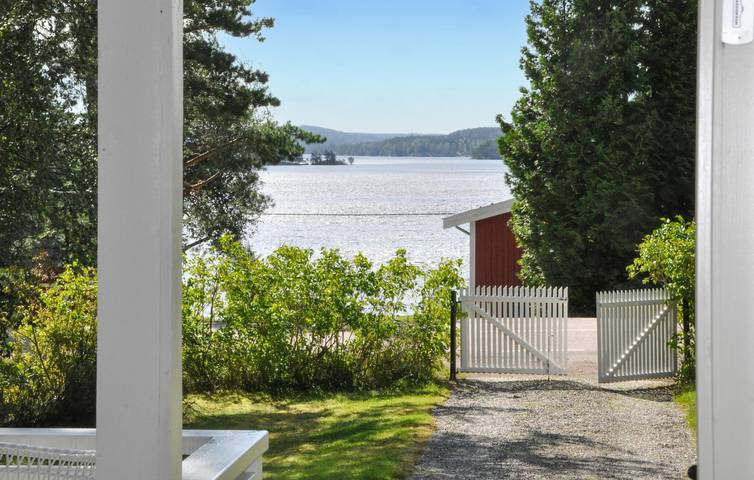 Hus för 6 Personer med sjöutsikt in Dalslands kanal
