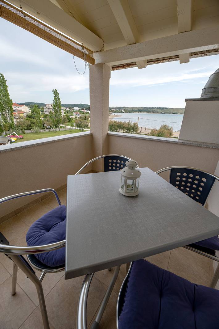 Ganze Ferienwohnung, Ferienwohnung 20 m vom Sandstrand entfernt  in Ljubač (Dalmatien), Zadar
