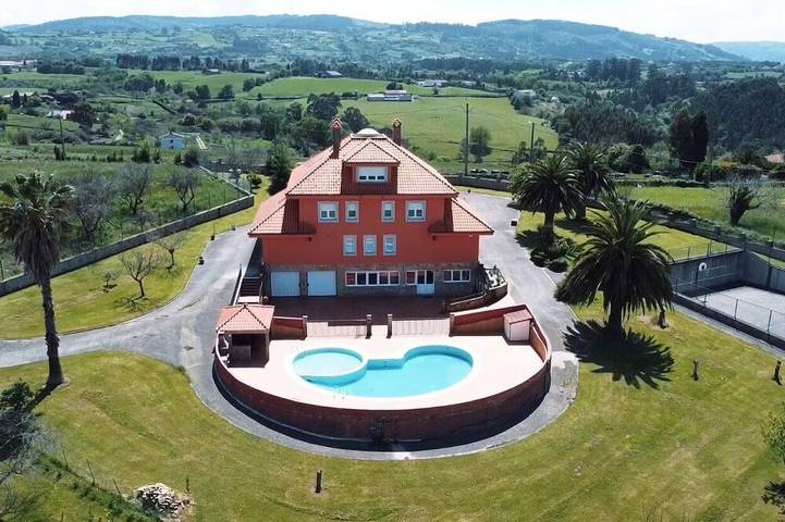 Villa for 14 people, with hot tub and garden - 1